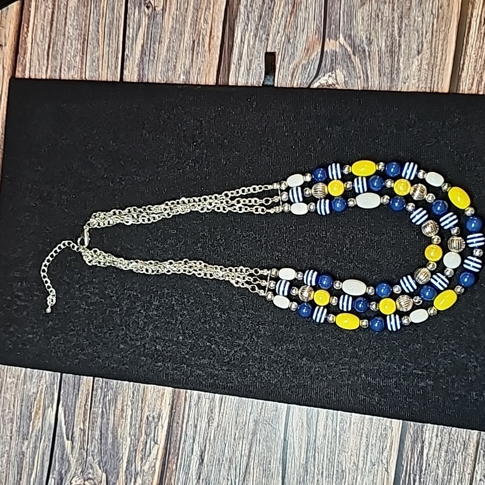 SILVER BLUE & WHITE BEADED NECKLACE AND EARRING SET - Picture 4 of 10